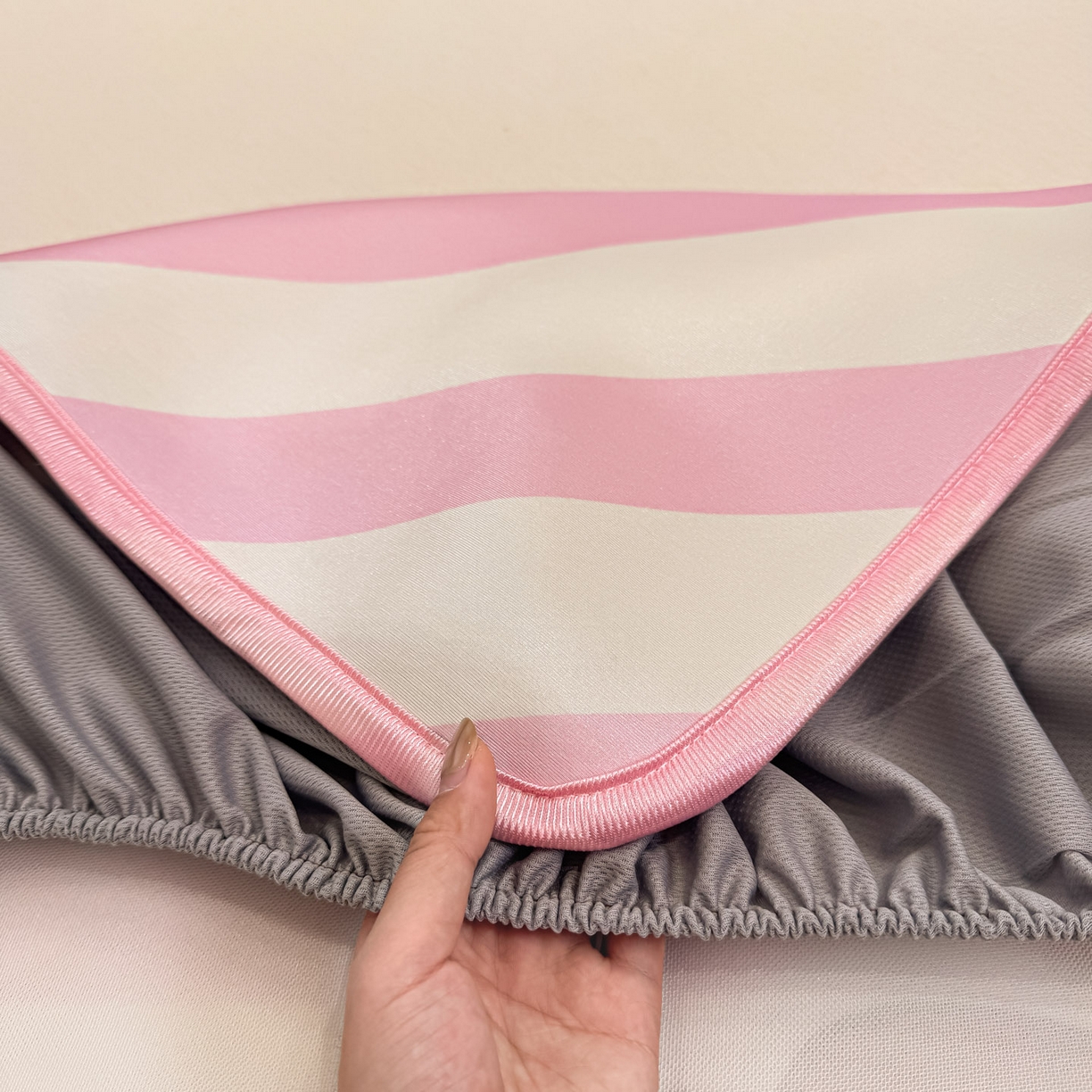 91家纺网 家纺一手货源 找家纺 博雅 2026蜡笔小新正版授权小冰皮大版印花凉席床笠款 大版-蜡笔小新家族