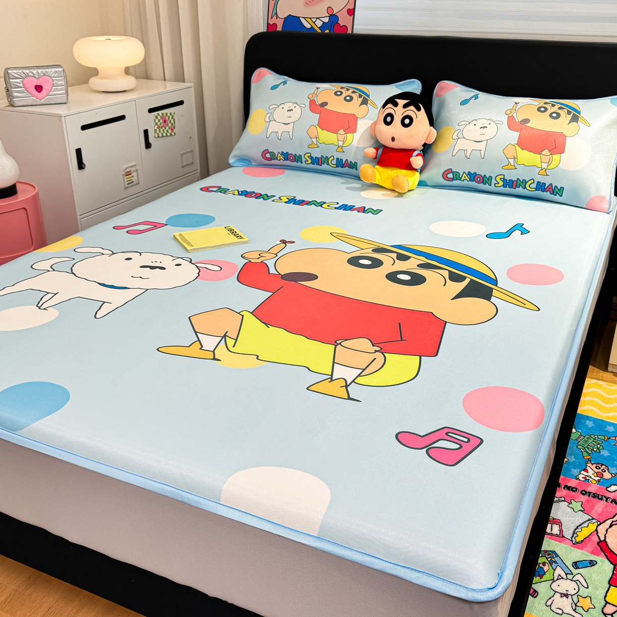 91家纺网 家纺一手货源 找家纺 博雅 2026蜡笔小新正版授权小冰皮大版印花凉席床笠款 大版-蓝色小新