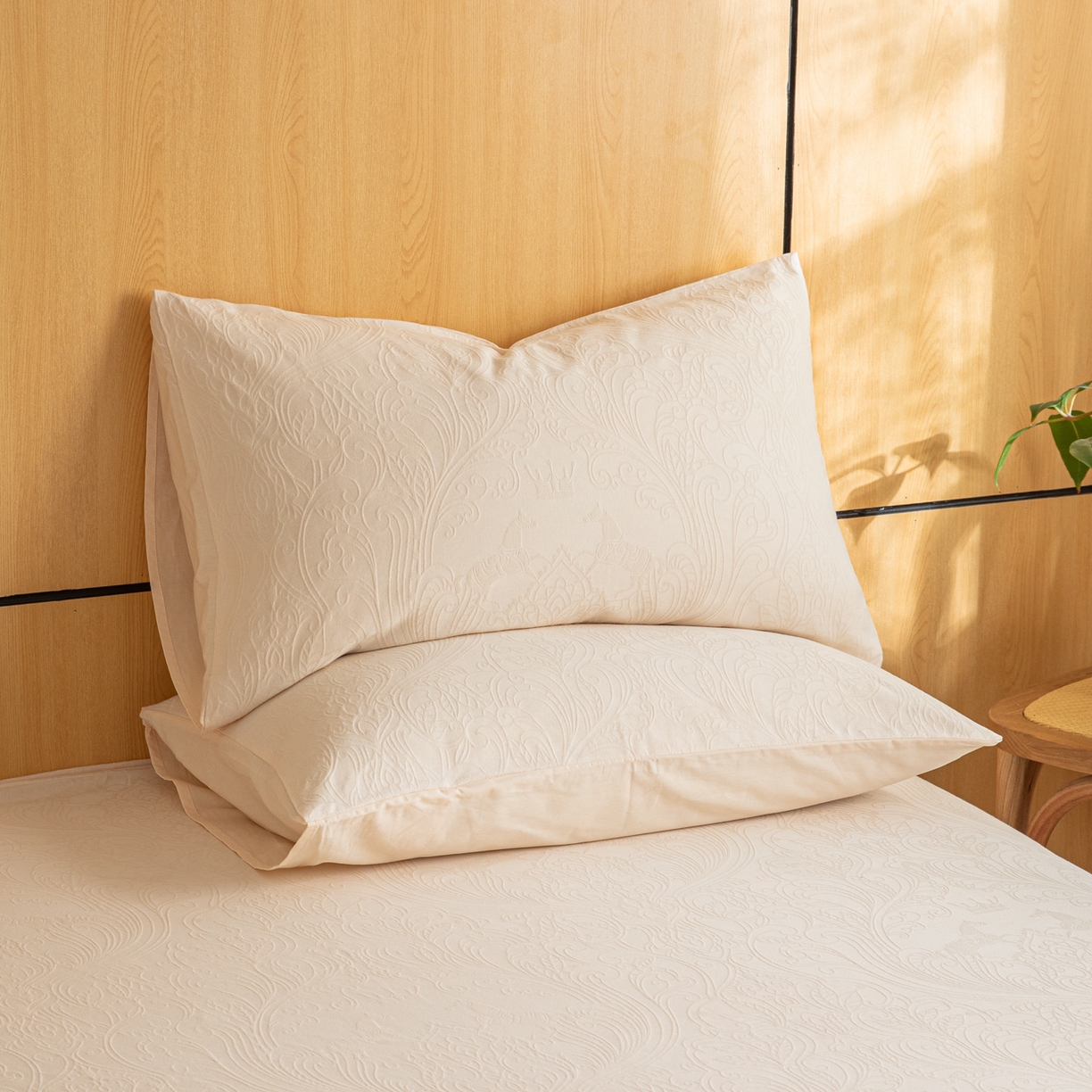 眠博士 2026新款60水洗立体提花枕套场景二 冠马踏云-奶白