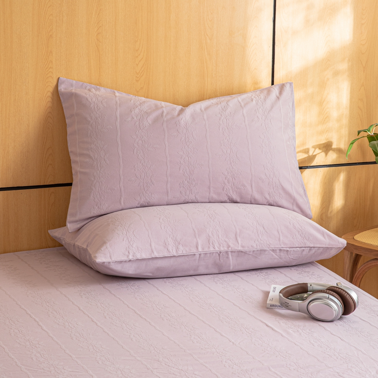 91家纺网 家纺一手货源 找家纺 眠博士 2026新款60水洗立体提花枕套场景二 花间梦-紫