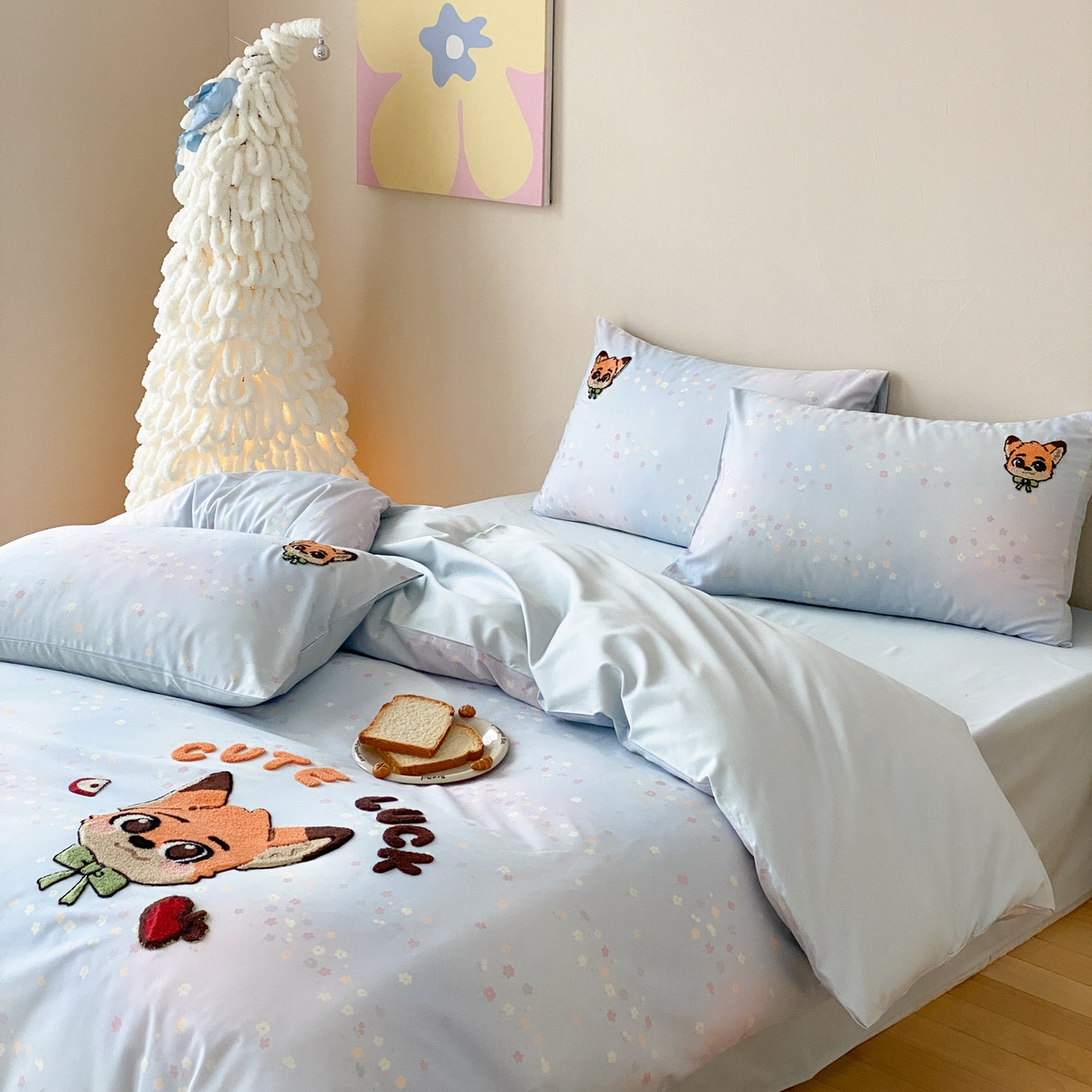 91家纺网 家纺一手货源 找家纺 眠博士 2026新款50支长绒棉毛巾绣四件套 50支长绒棉套件-青橙狐宝