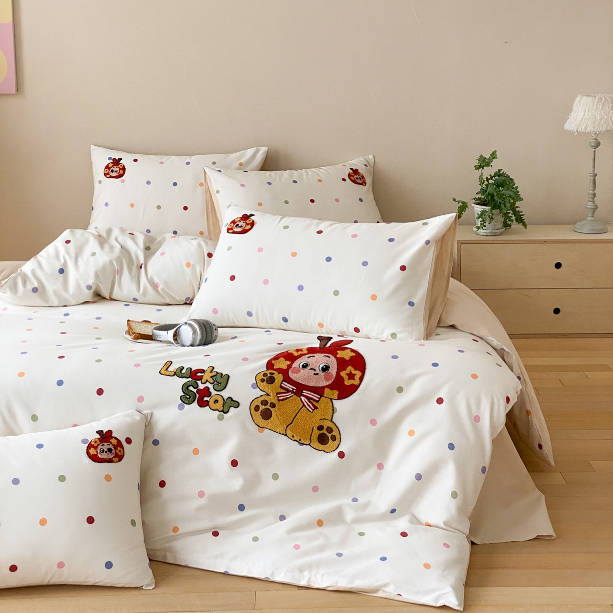 91家纺网 家纺一手货源 找家纺 眠博士 2026新款50支长绒棉毛巾绣四件套 50支长绒棉套件-波点星星人