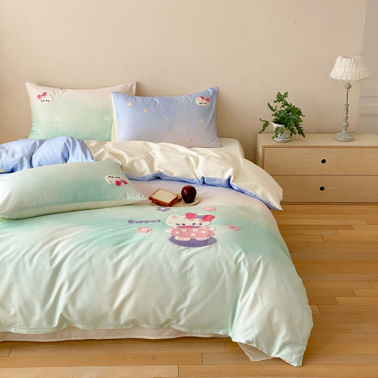 91家纺网 家纺一手货源 找家纺 眠博士 2026新款50支长绒棉毛巾绣四件套 50支长绒棉套件-星点猫咪