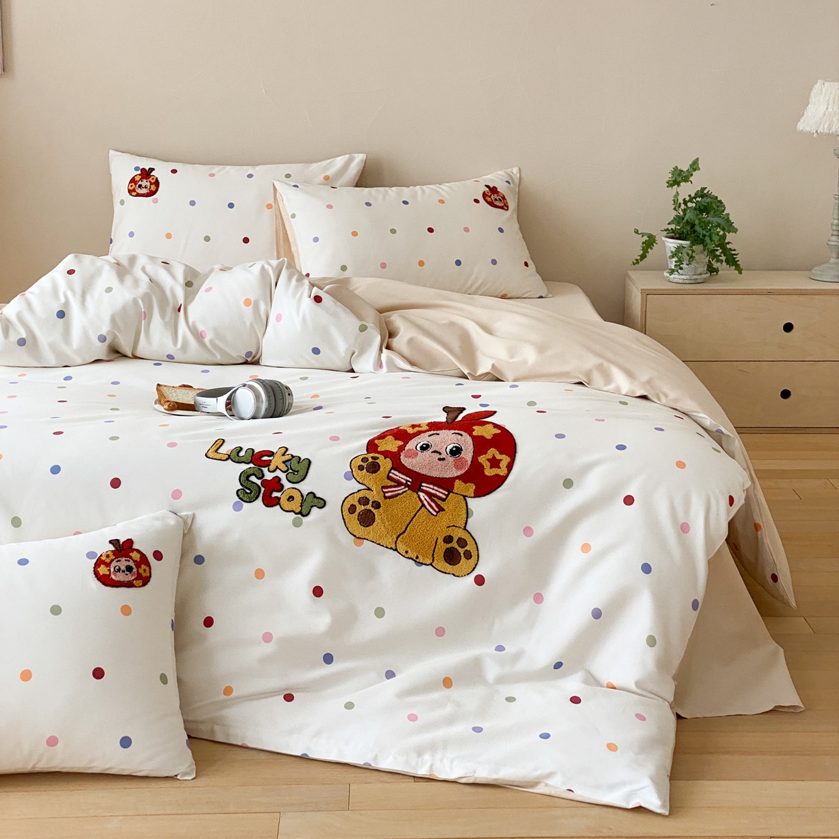 91家纺网 家纺一手货源 找家纺 眠博士 2026新款50支长绒棉毛巾绣四件套 50支长绒棉套件-波点星星人