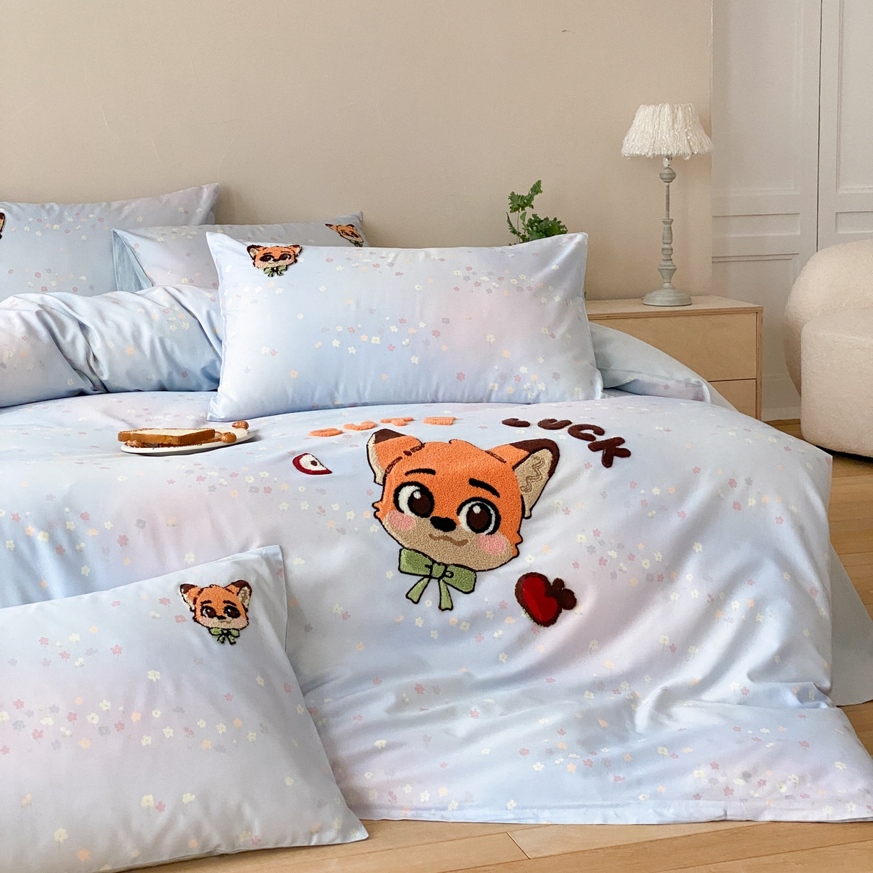 91家纺网 家纺一手货源 找家纺 眠博士 2026新款50支长绒棉毛巾绣四件套 50支长绒棉套件-青橙狐宝