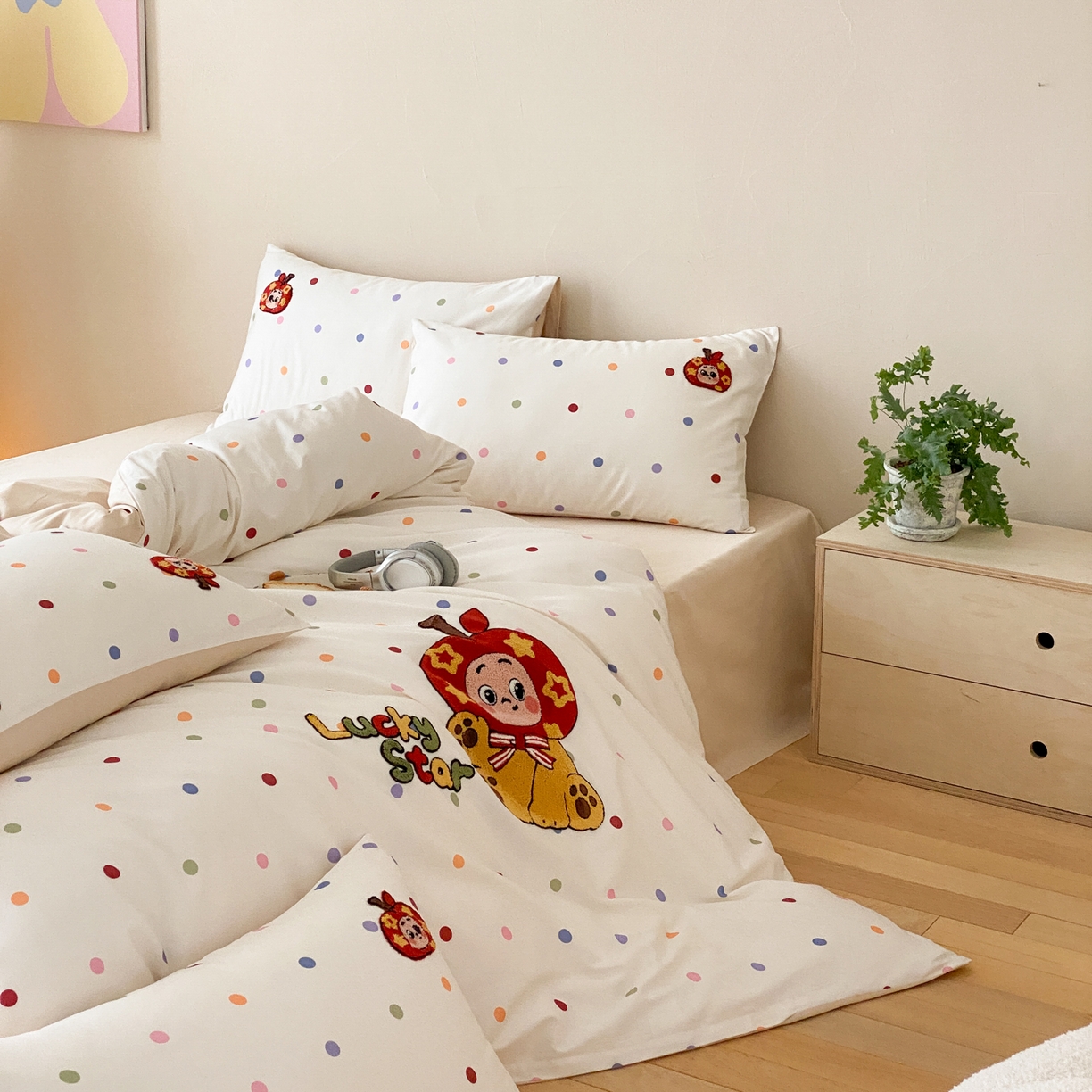 91家纺网 家纺一手货源 找家纺 眠博士 2026新款50支长绒棉毛巾绣四件套 50支长绒棉套件-波点星星人