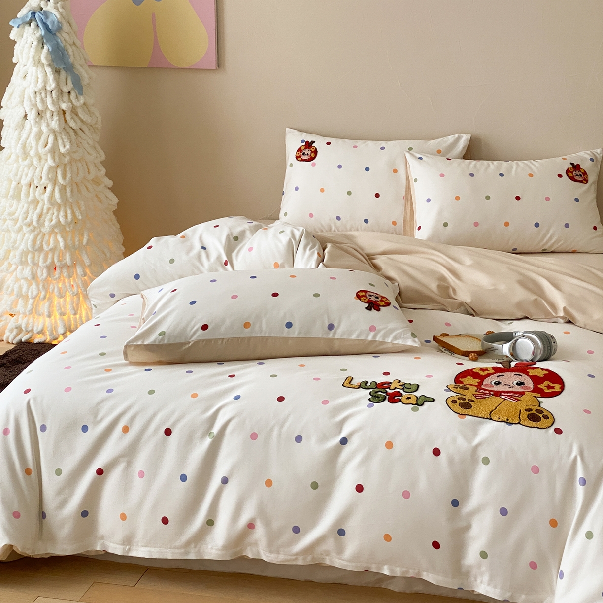 91家纺网 家纺一手货源 找家纺 眠博士 2026新款50支长绒棉毛巾绣四件套 50支长绒棉套件-波点星星人