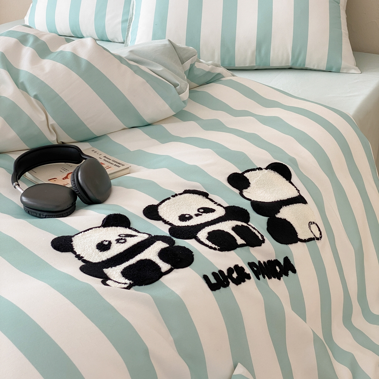 91家纺网 家纺一手货源 找家纺 眠博士 2026新款50支长绒棉毛巾绣四件套 50支长绒棉套件-幸运熊宝