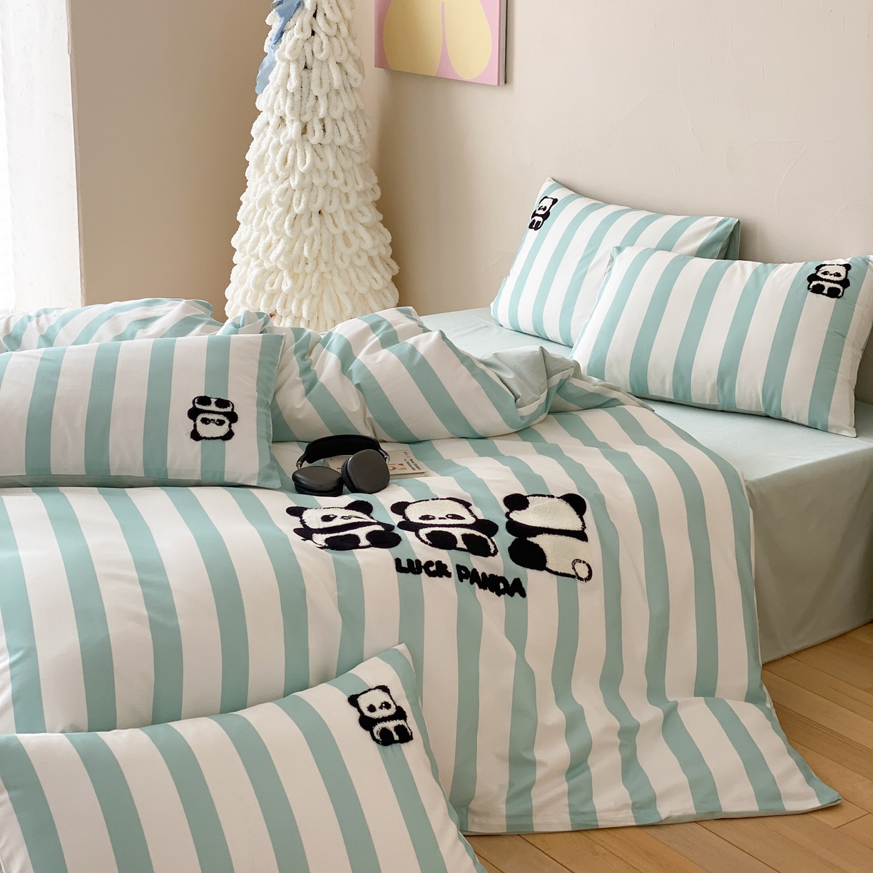 91家纺网 家纺一手货源 找家纺 眠博士 2026新款50支长绒棉毛巾绣四件套 50支长绒棉套件-幸运熊宝