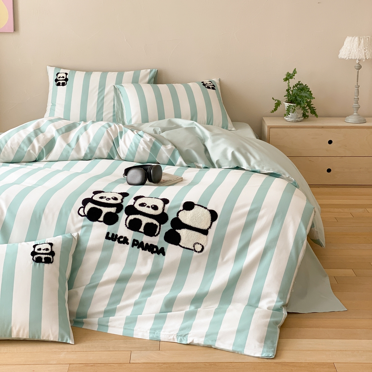 91家纺网 家纺一手货源 找家纺 眠博士 2026新款50支长绒棉毛巾绣四件套 50支长绒棉套件-幸运熊宝