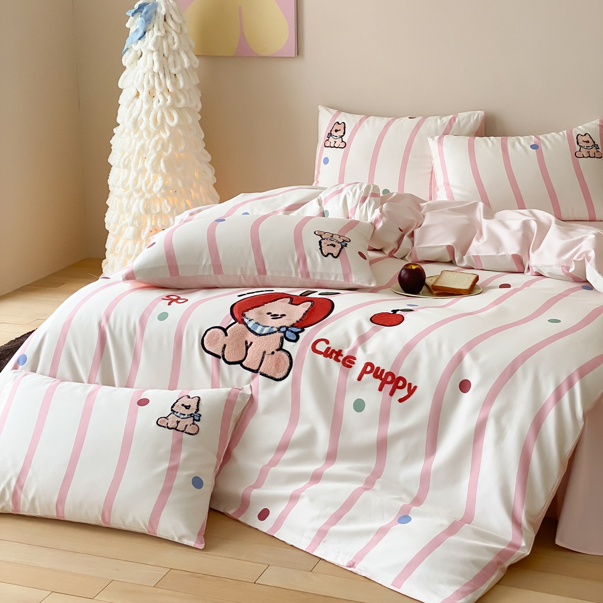 91家纺网 家纺一手货源 找家纺 眠博士 2026新款50支长绒棉毛巾绣四件套 50支长绒棉套件-粉桃犬仔