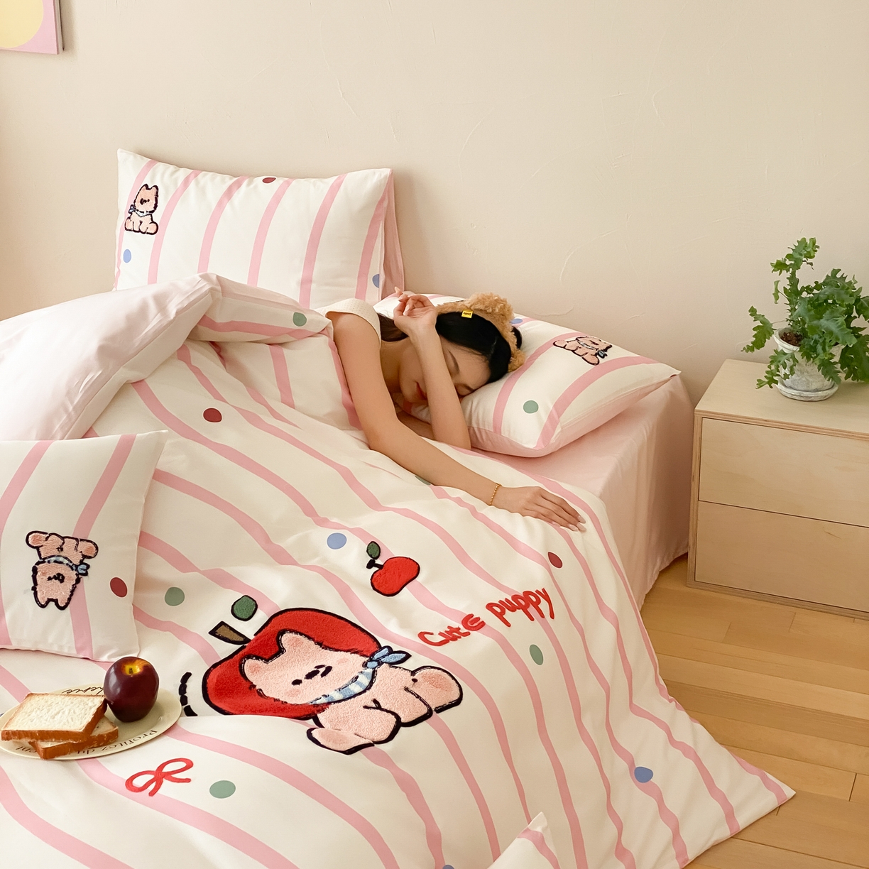 91家纺网 家纺一手货源 找家纺 眠博士 2026新款50支长绒棉毛巾绣四件套 50支长绒棉套件-粉桃犬仔