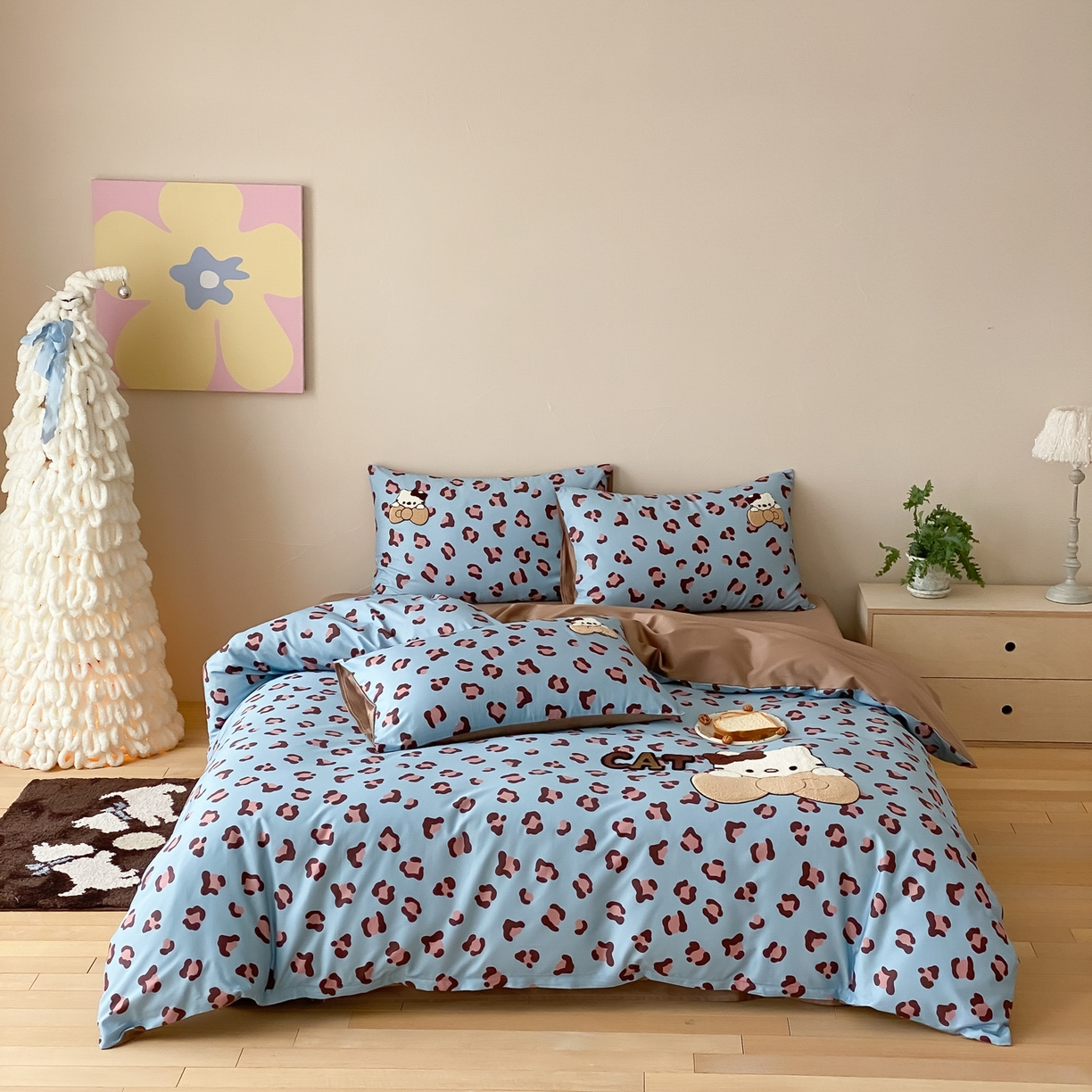 91家纺网 家纺一手货源 找家纺 眠博士 2026新款50支长绒棉毛巾绣四件套 50支长绒棉套件-豹纹猫宝