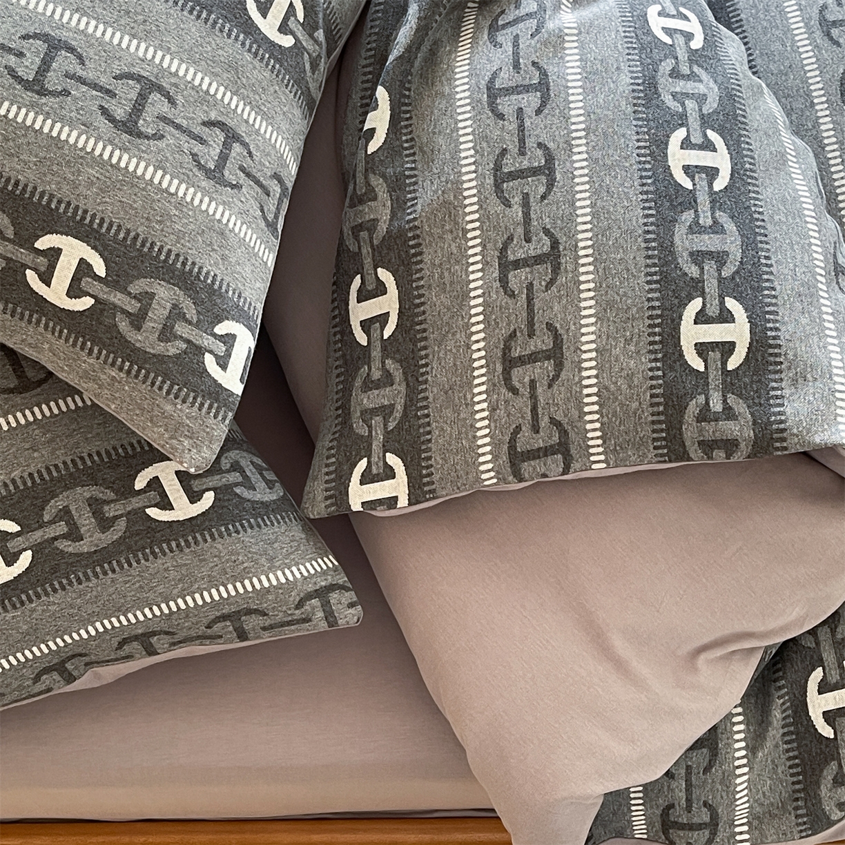 91家纺网 家纺一手货源 找家纺 傲蕾良品 2026新款【自由组合】色织云柔控温被夏被（四件套） 高奢锁链