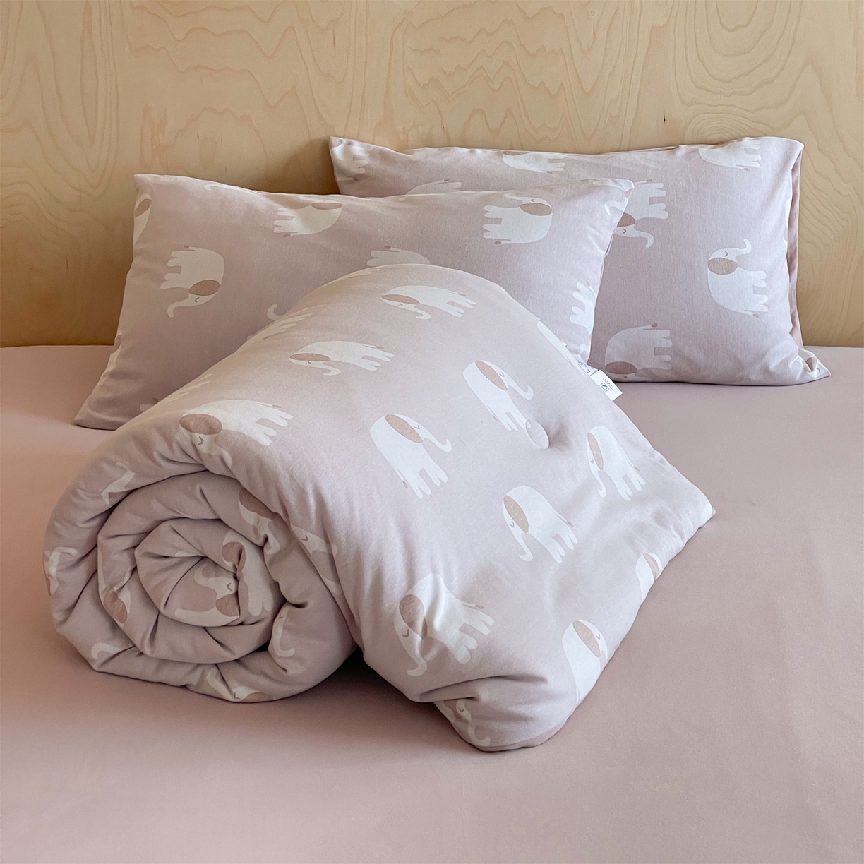 91家纺网 家纺一手货源 找家纺 傲蕾良品 2026新款【自由组合】色织云柔控温被夏被（四件套） 糯糯粉象