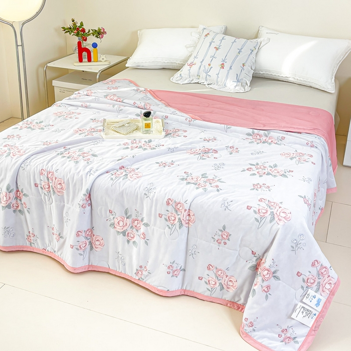 91家纺网 家纺一手货源 找家纺 悦织湾家纺 冰丝冰激凌夏被2026新款凉感丝冻冻印花冰淇淋绗绣包边夏凉被轻奢空调被     粉色花花-兰