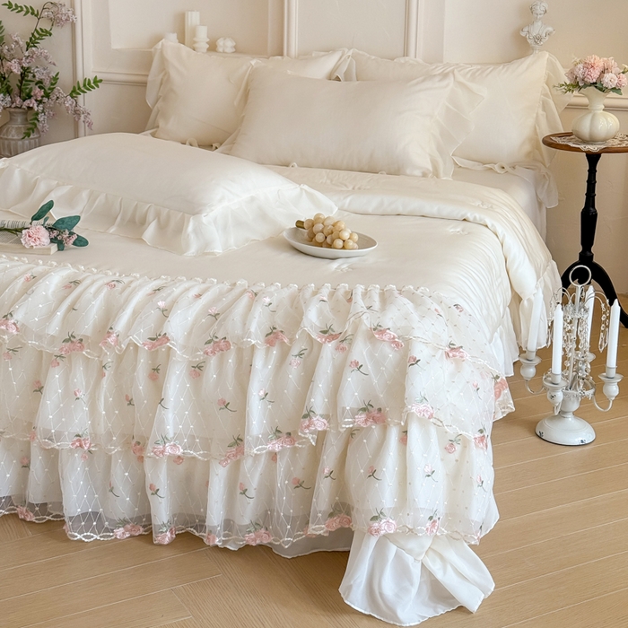 91家纺网 家纺一手货源 找家纺 爱家（原缔乐家纺） 2026新款轻奢法式天丝夏被四件套 花雾织梦-奶昔白