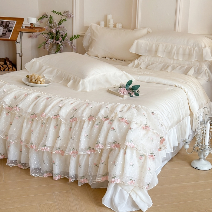 91家纺网 家纺一手货源 找家纺 爱家（原缔乐家纺） 2026新款轻奢法式天丝夏被四件套 花雾织梦-奶昔白