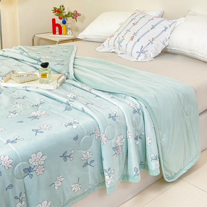 91家纺网 家纺一手货源 找家纺 悦织湾家纺 冰丝冰激凌夏被2026新款凉感丝冻冻印花冰淇淋绗绣包边夏凉被轻奢空调被     小花-绿