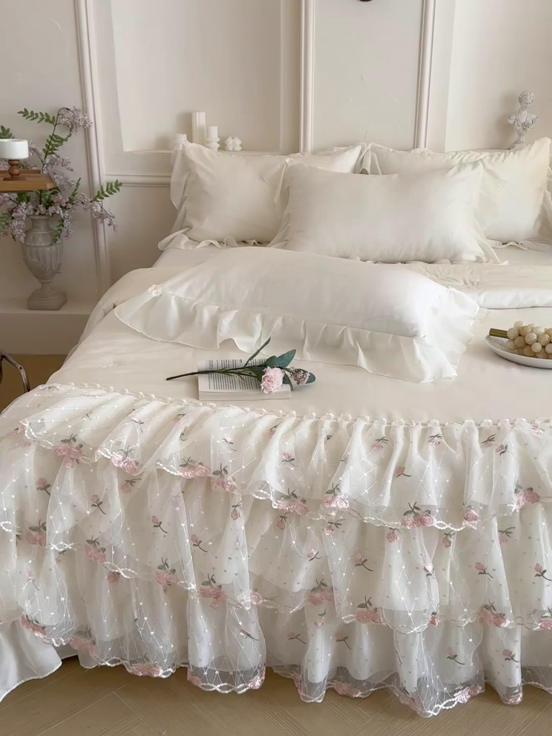 91家纺网 家纺一手货源 找家纺 爱家（原缔乐家纺） 2026新款轻奢法式天丝夏被四件套 花雾织梦-奶昔白