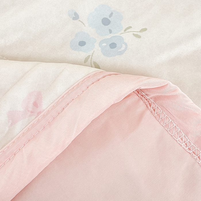 91家纺网 家纺一手货源 找家纺 悦织湾家纺 冰丝冰激凌夏被2026新款凉感丝冻冻印花冰淇淋绗绣包边夏凉被轻奢空调被     小熊碎花-米色