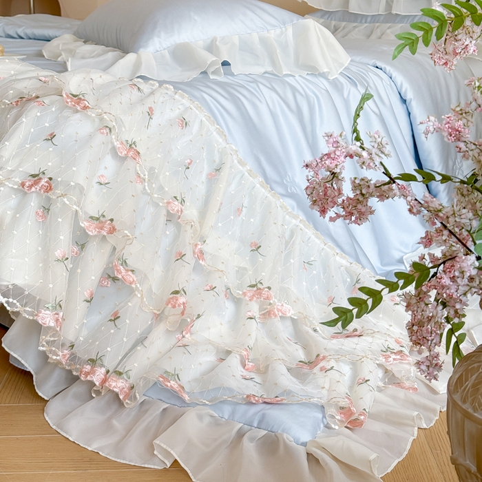 91家纺网 家纺一手货源 找家纺 爱家（原缔乐家纺） 2026新款轻奢法式天丝夏被四件套 花雾织梦-天空兰