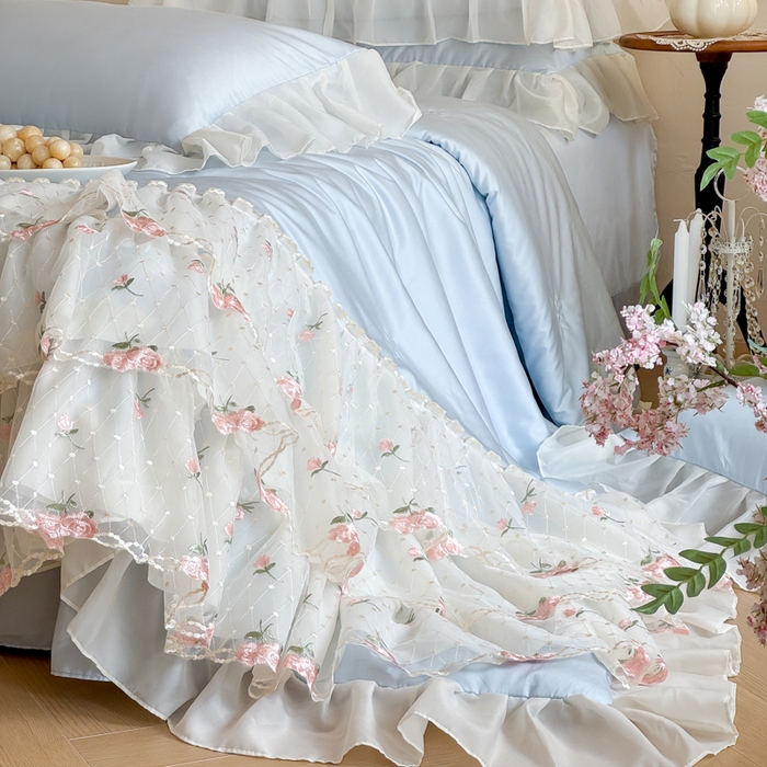 91家纺网 家纺一手货源 找家纺 爱家（原缔乐家纺） 2026新款轻奢法式天丝夏被四件套 花雾织梦-天空兰