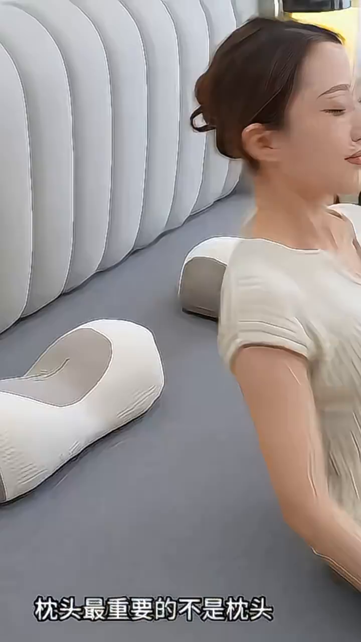 91家纺网 家纺一手货源 找家纺 怡薇格枕芯 2026新款针织圆柱立体荞麦护颈枕枕头枕芯 咖色