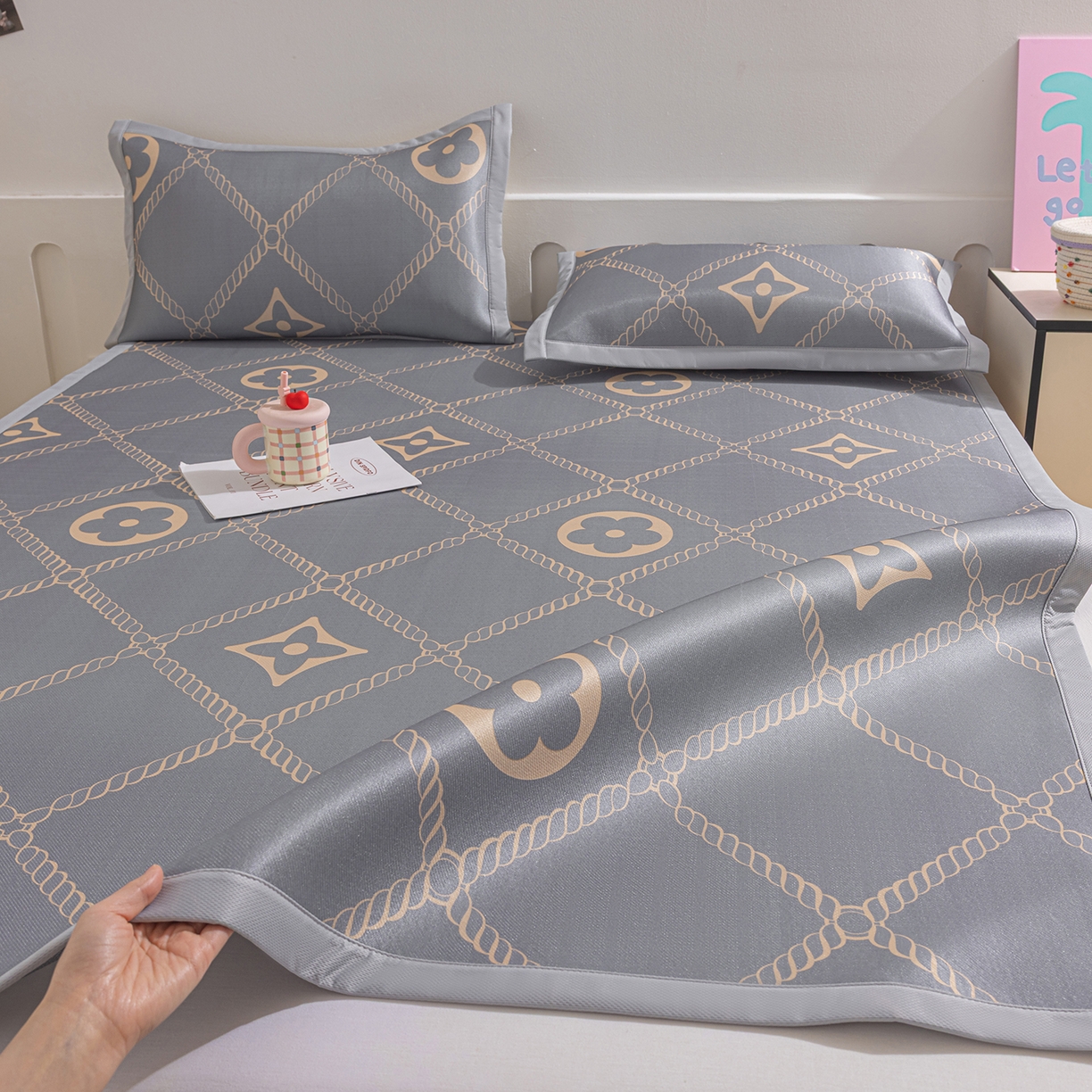 91家纺网 家纺一手货源 找家纺 （总）小萌虎 2026新款碳光冰丝席平铺款床席款