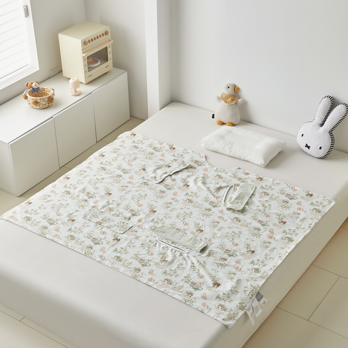 91家纺网 家纺一手货源 找家纺 （总）荷马之梦 2026新款全棉纱布印花小版盖毯山茶蚕丝儿童拥抱防踢夏被-拥抱森林