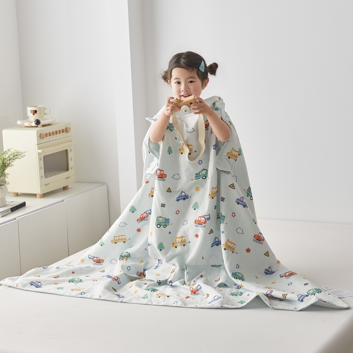 91家纺网 家纺一手货源 找家纺 荷马之梦 2026新款全棉纱布印花小版盖毯山茶蚕丝儿童拥抱防踢夏被-拥抱森林 滴滴汽车