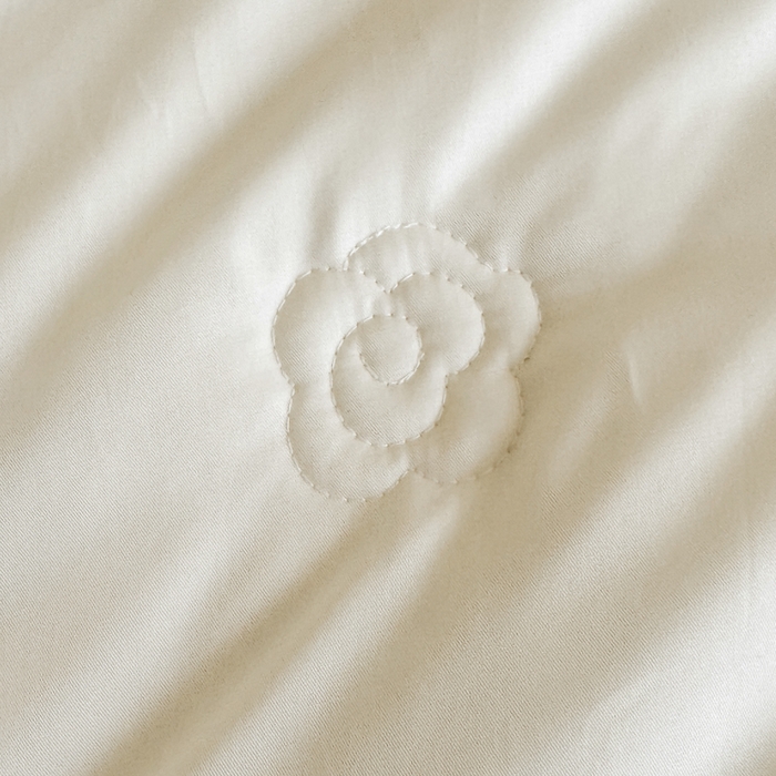 91家纺网 家纺一手货源 找家纺 爱家（原缔乐家纺） 2026新款轻奢法式天丝夏被四件套 逸然-奶昔白