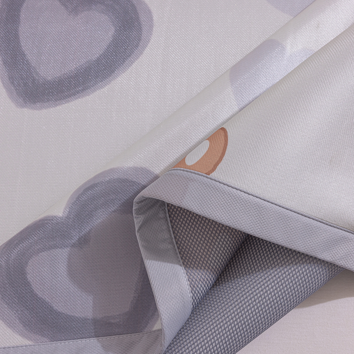 91家纺网 家纺一手货源 找家纺 小萌虎 2026新款碳光冰丝席平铺款床席款 爱心熊