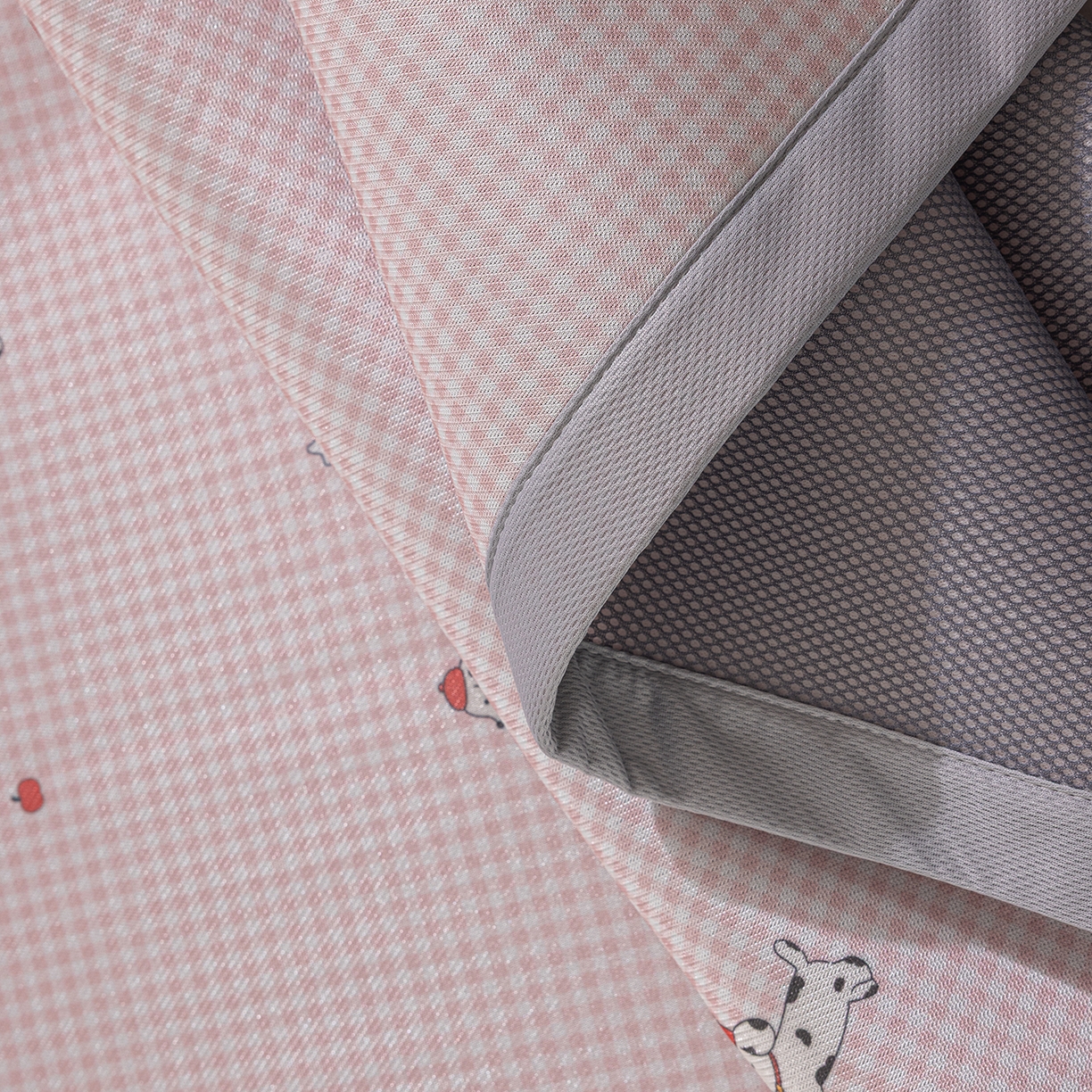 91家纺网 家纺一手货源 找家纺 小萌虎 2026新款碳光冰丝席平铺款床席款 斑点狗-粉