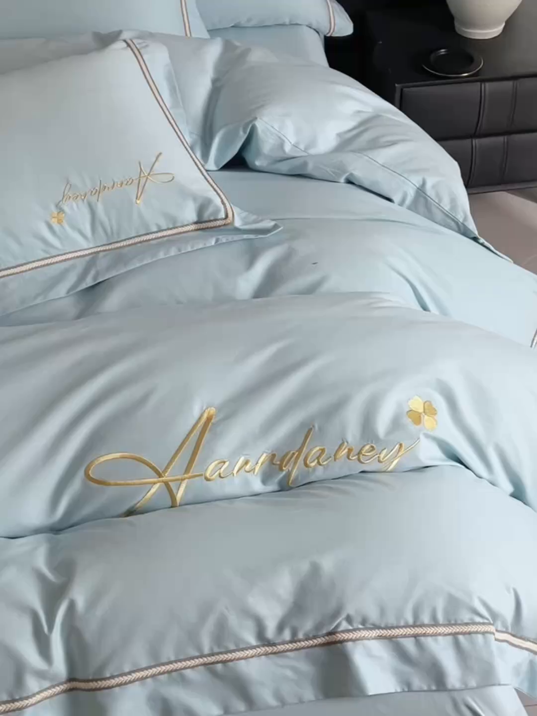 91家纺网 家纺一手货源 找家纺 湘雪家居 2026新款长绒棉高支高密纯棉刺绣四件套-幕镜款 幕镜-松石绿