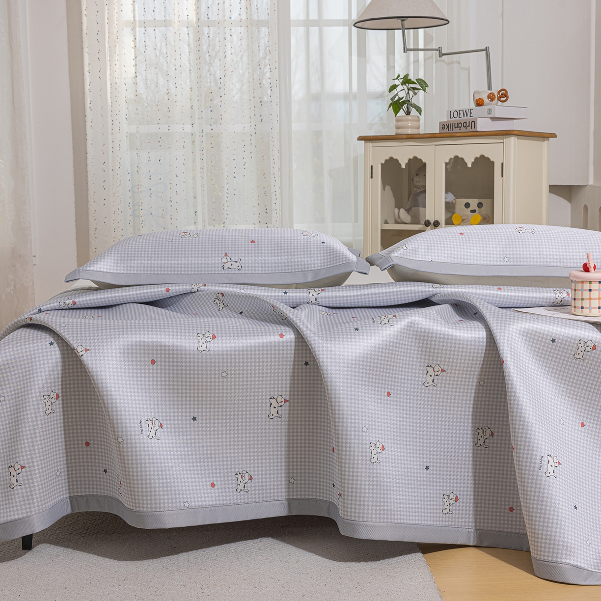 91家纺网 家纺一手货源 找家纺 小萌虎 2026新款碳光冰丝席平铺款床席款 斑点狗-灰