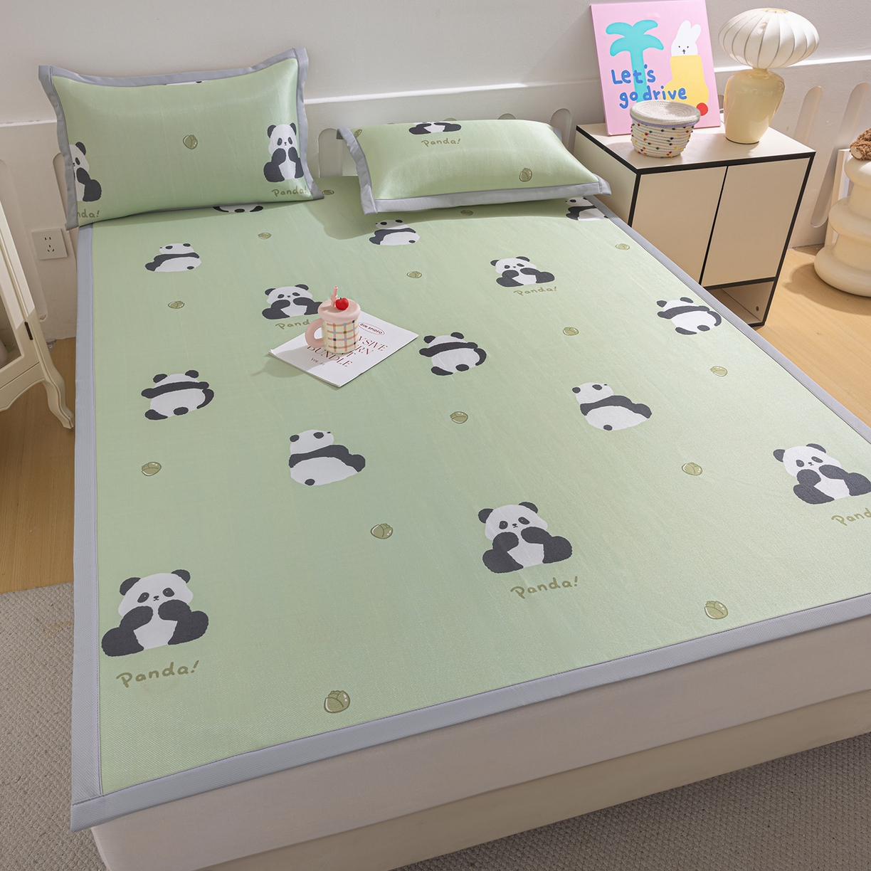 91家纺网 家纺一手货源 找家纺 小萌虎 2026新款碳光冰丝席平铺款床席款 大熊猫