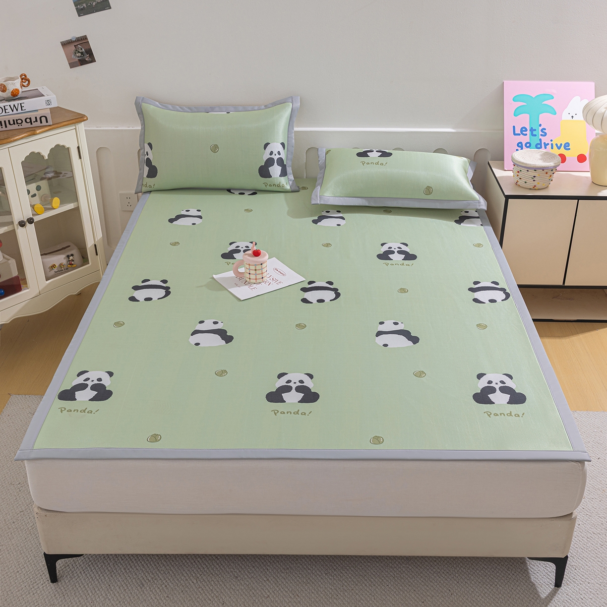 91家纺网 家纺一手货源 找家纺 小萌虎 2026新款碳光冰丝席平铺款床席款 大熊猫