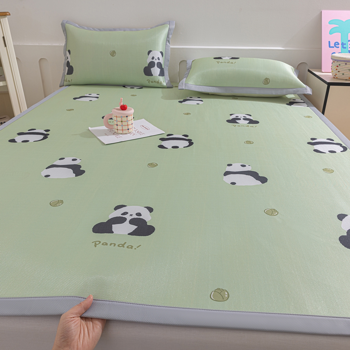 91家纺网 家纺一手货源 找家纺 小萌虎 2026新款碳光冰丝席平铺款床席款 大熊猫