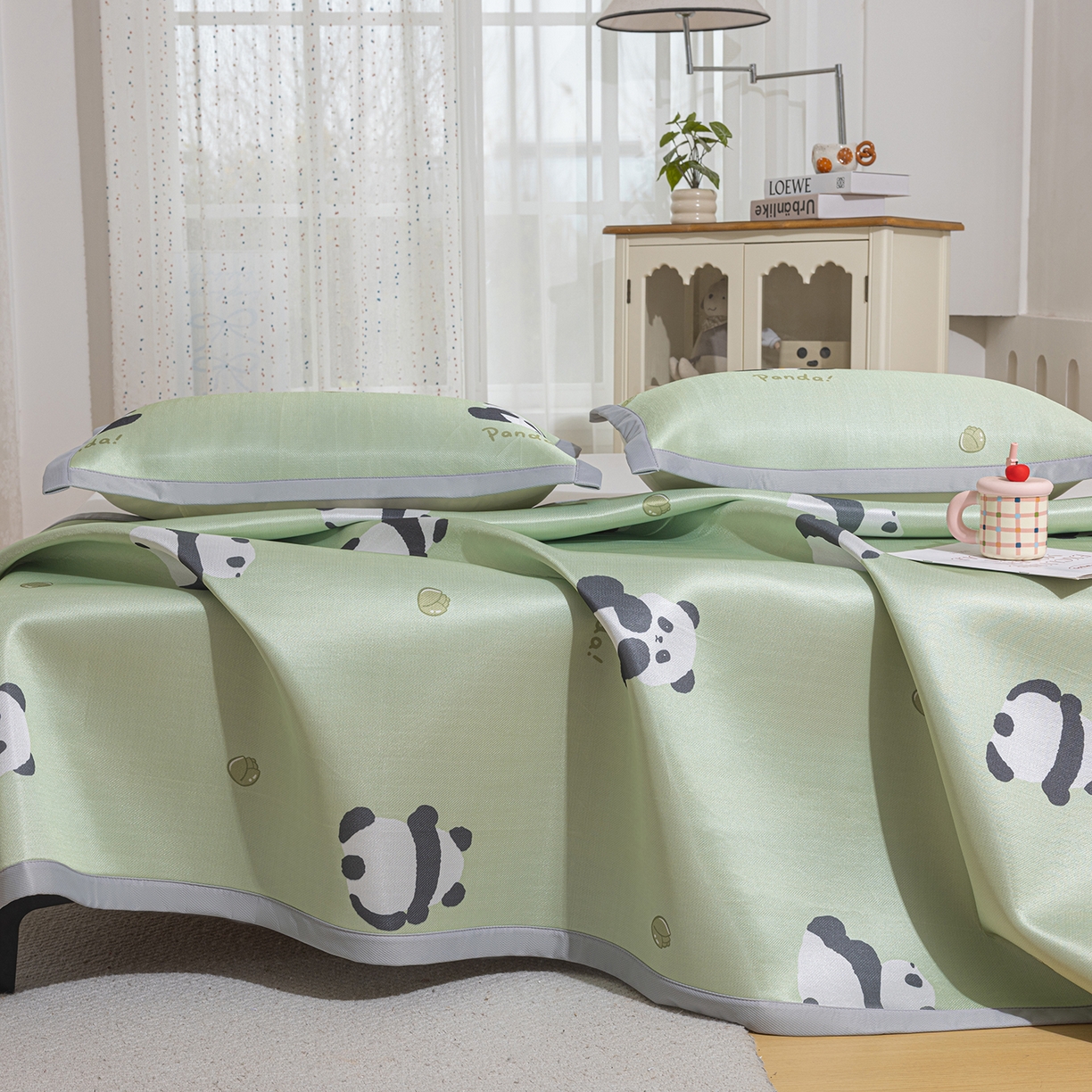 91家纺网 家纺一手货源 找家纺 小萌虎 2026新款碳光冰丝席平铺款床席款 大熊猫