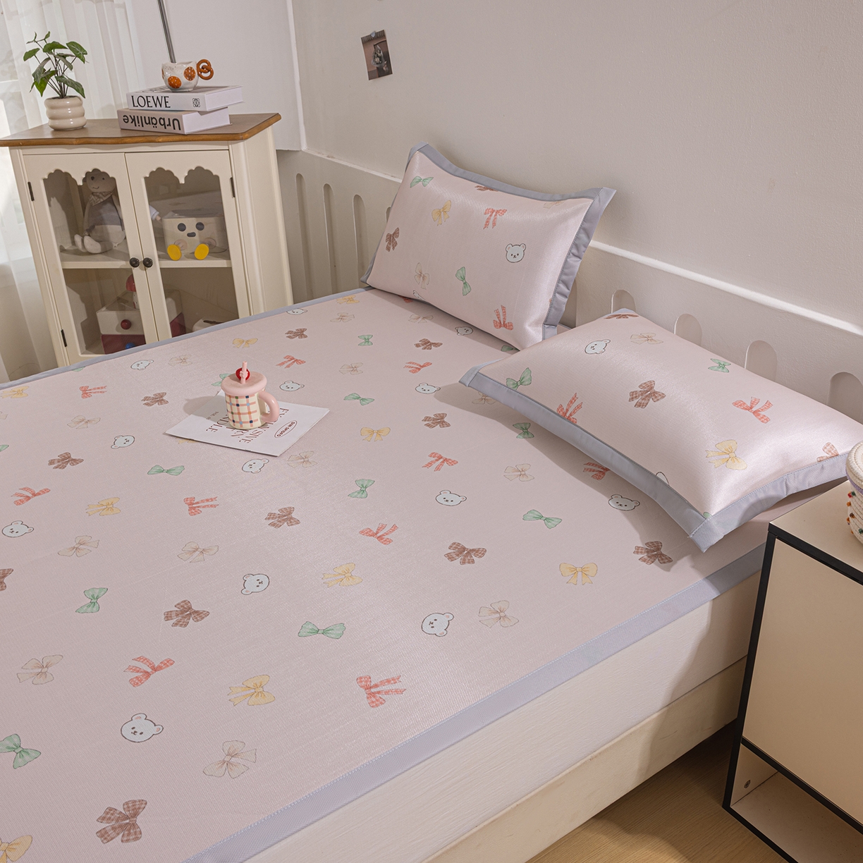 91家纺网 家纺一手货源 找家纺 小萌虎 2026新款碳光冰丝席平铺款床席款 蝴蝶小熊