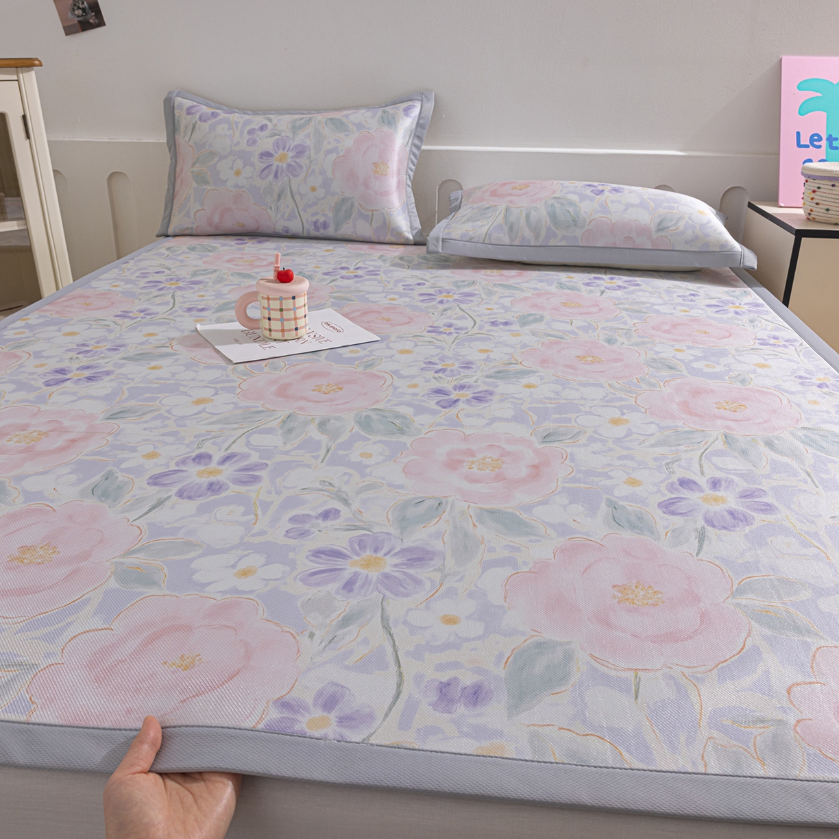 91家纺网 家纺一手货源 找家纺 小萌虎 2026新款碳光冰丝席平铺款床席款 花田