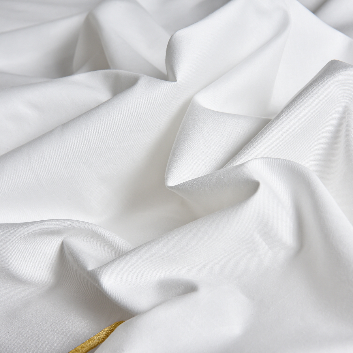 91家纺网 家纺一手货源 找家纺 湘雪家居 2026新款长绒棉高支高密纯棉刺绣四件套-幕镜款 幕镜-雪融白