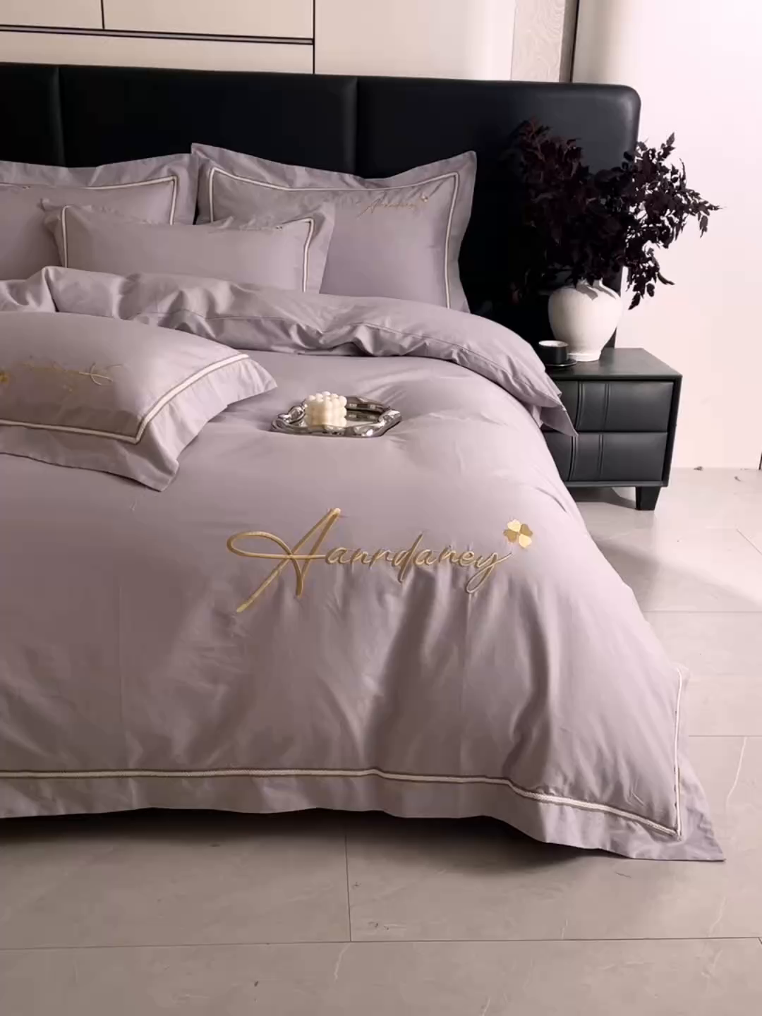 91家纺网 家纺一手货源 找家纺 湘雪家居 2026新款长绒棉高支高密纯棉刺绣四件套-幕镜款 幕镜-椰子灰