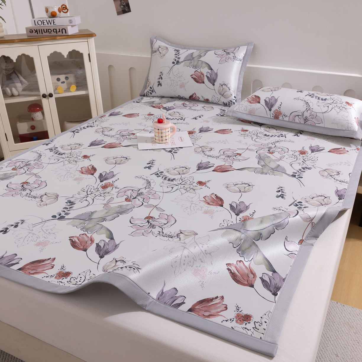 91家纺网 家纺一手货源 找家纺 小萌虎 2026新款碳光冰丝席平铺款床席款 密语