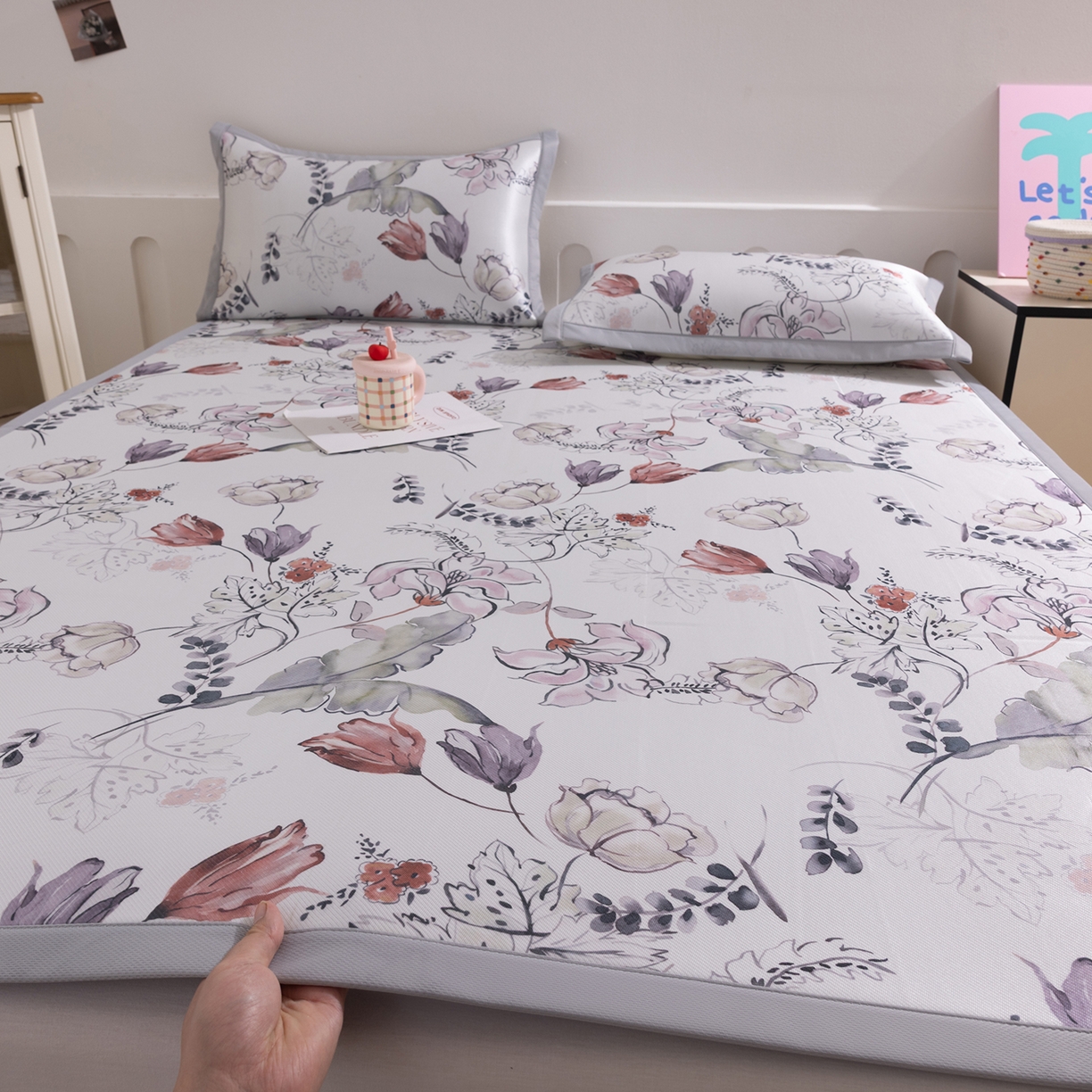 91家纺网 家纺一手货源 找家纺 小萌虎 2026新款碳光冰丝席平铺款床席款 密语