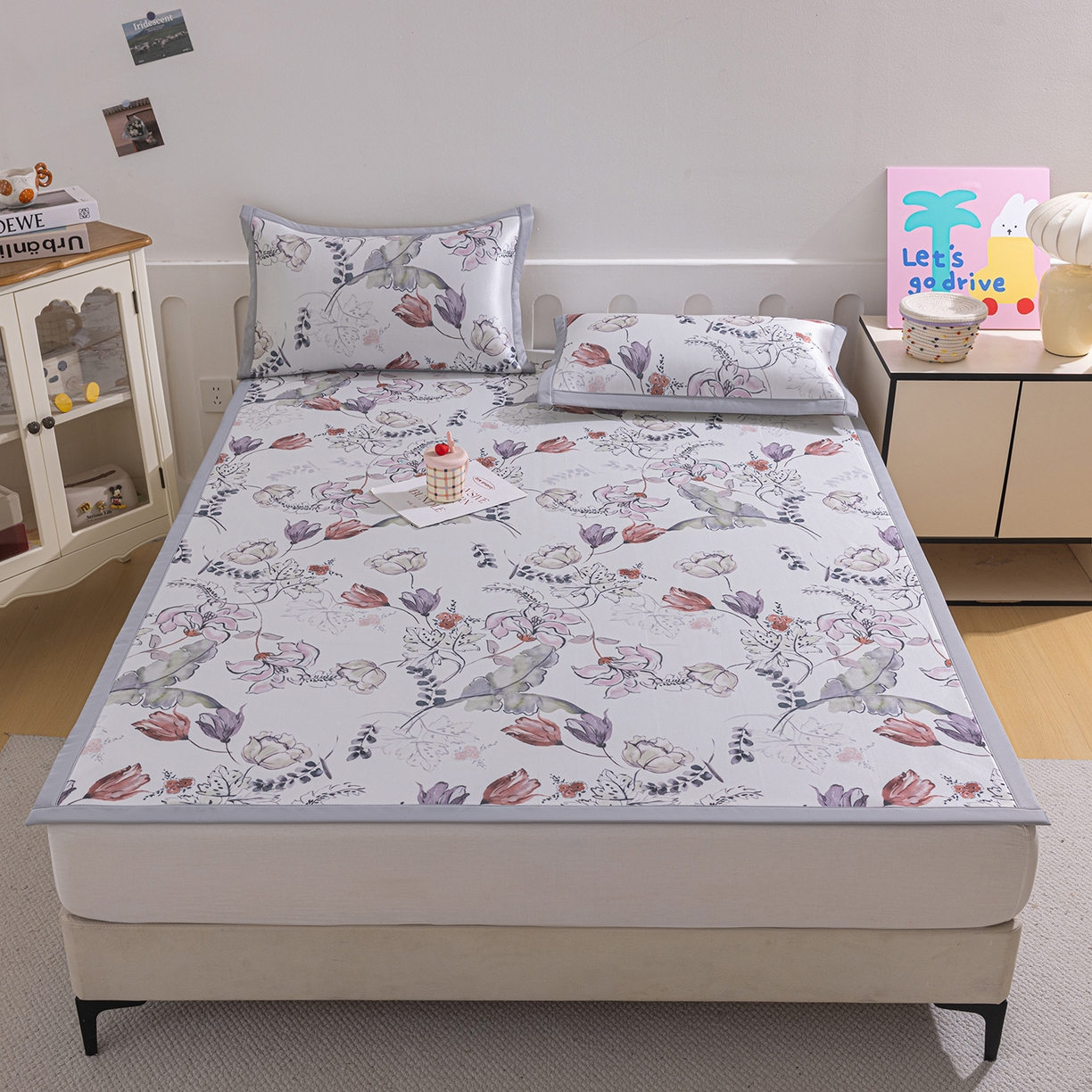 91家纺网 家纺一手货源 找家纺 小萌虎 2026新款碳光冰丝席平铺款床席款 密语