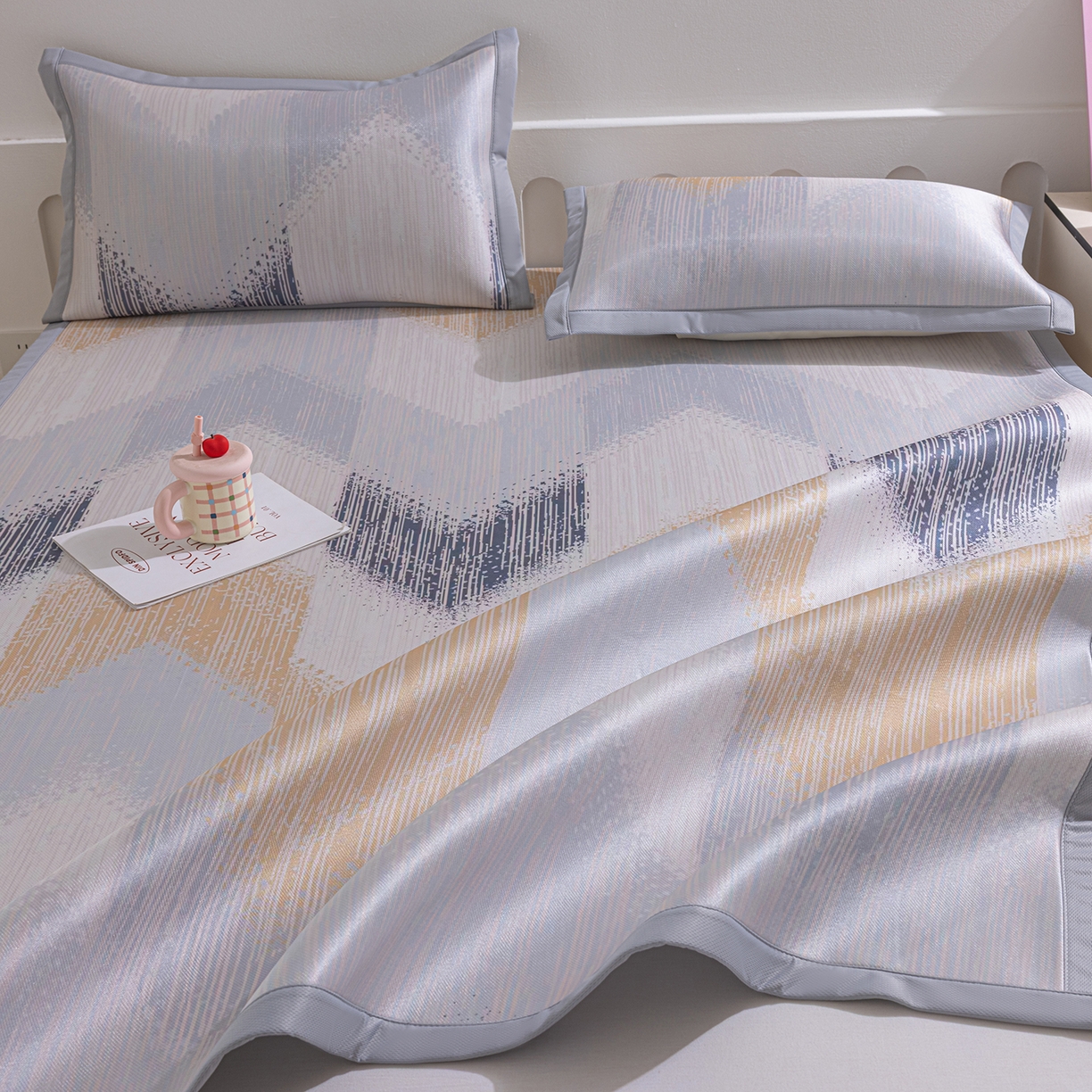 91家纺网 家纺一手货源 找家纺 小萌虎 2026新款碳光冰丝席平铺款床席款 莫奈