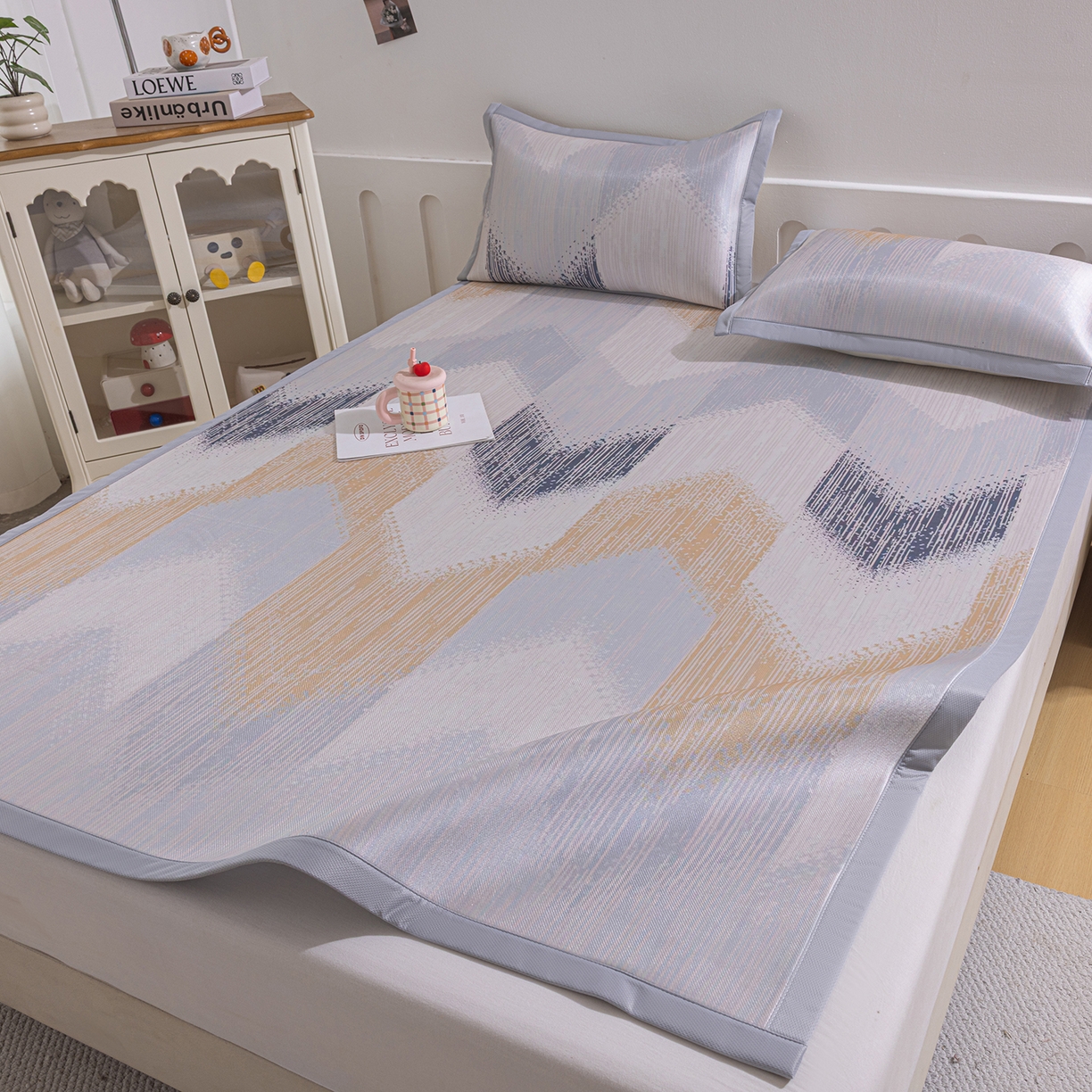 91家纺网 家纺一手货源 找家纺 小萌虎 2026新款碳光冰丝席平铺款床席款 莫奈