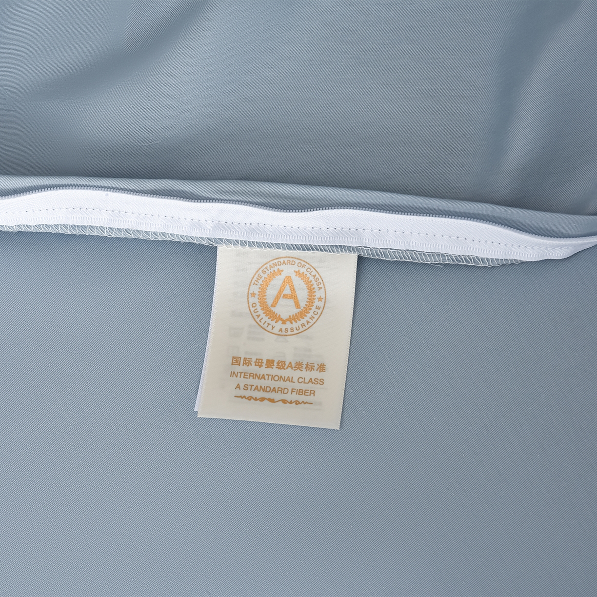 91家纺网 家纺一手货源 找家纺 湘雪家居 2026新款长绒棉高支高密纯棉刺绣四件套-幕镜款 幕镜-烟雾蓝